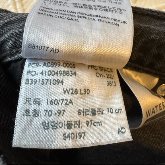 Premium Levis Levi's 70s High Flare Jeans in faded black, Size 28 - Picture 16 of 16